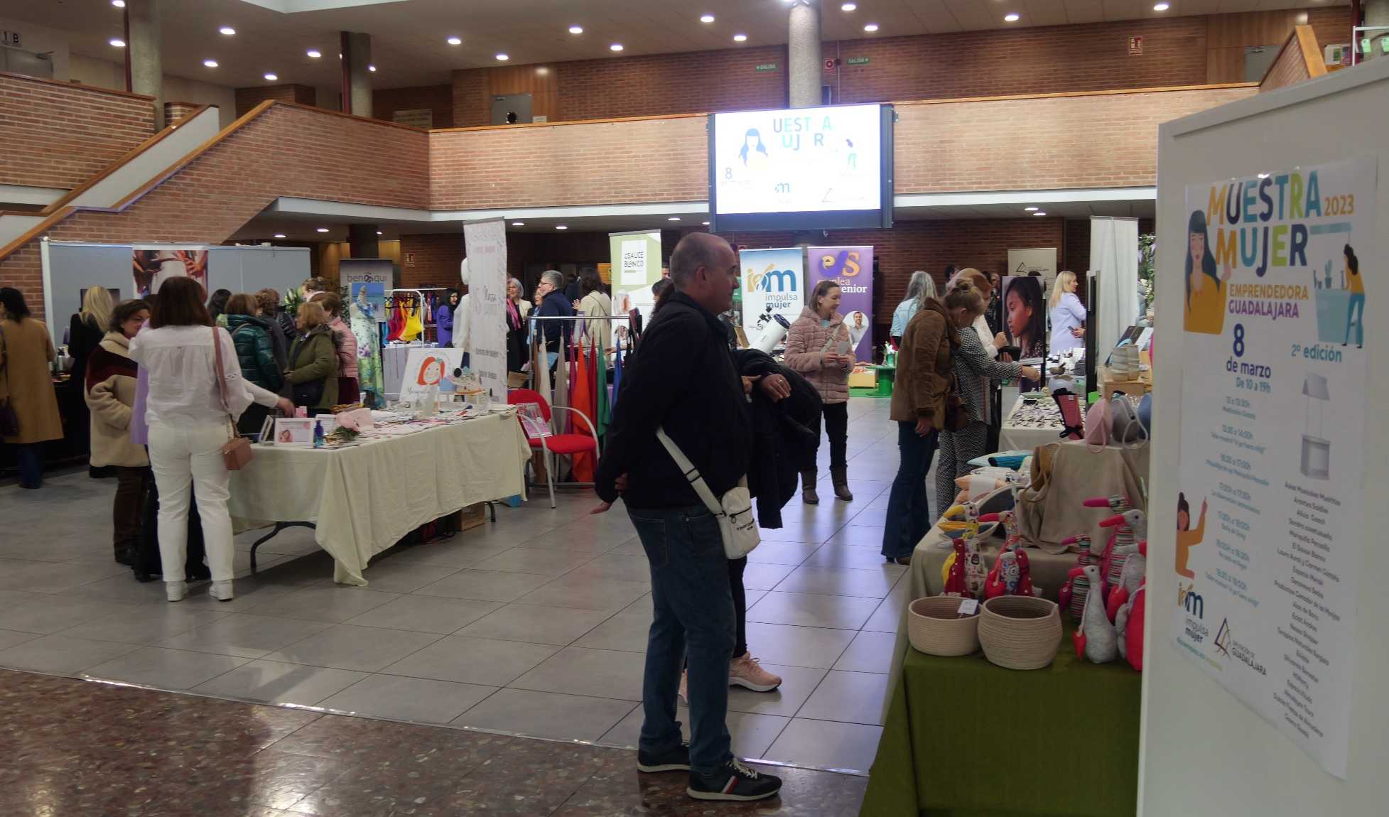 MUESTRA MUJER EMPRENDEDORA 8 DE MARZO